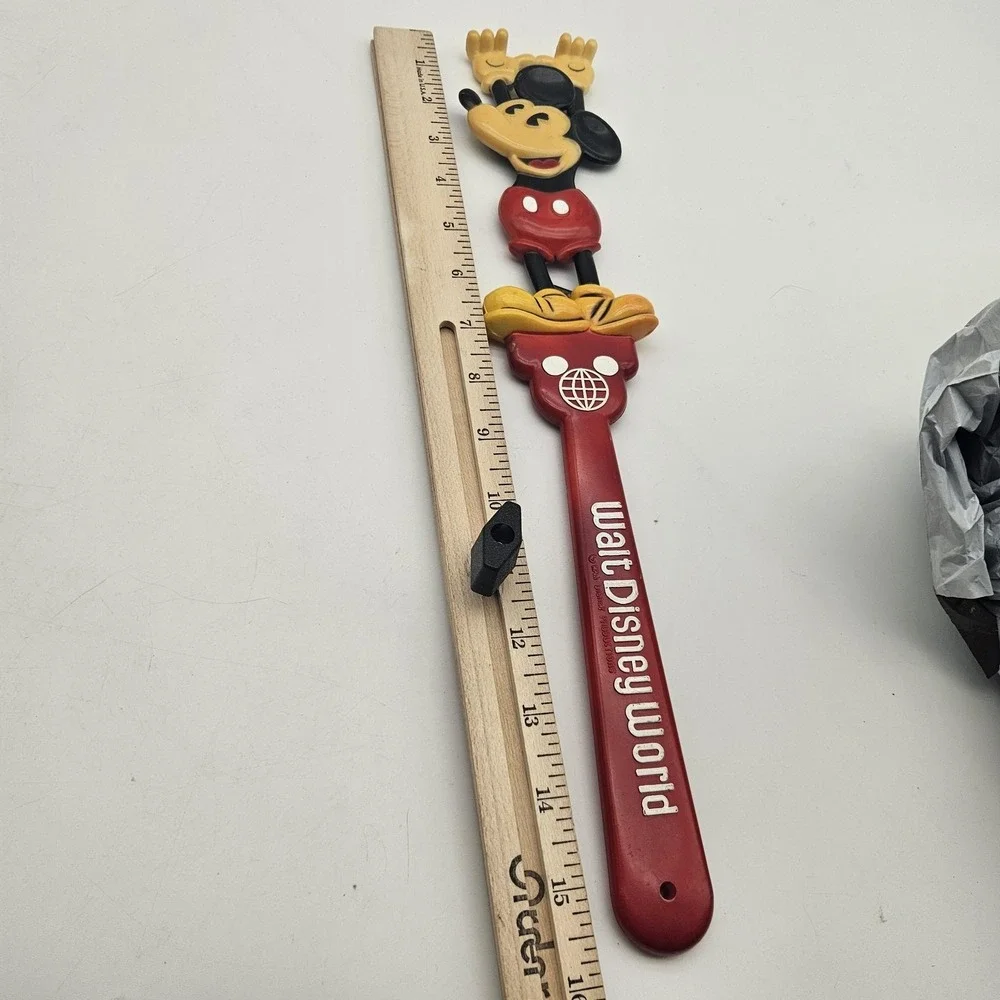 Vintage Walt Disney World Mickey Mouse Back Scratcher Souvenir‎ Plastic Taiwan